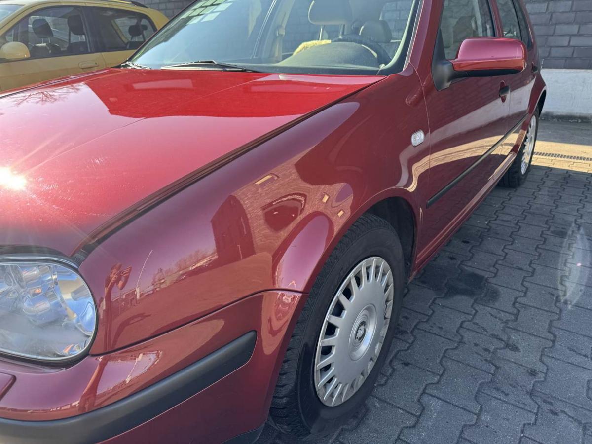 VW Golf 4 original Kotfl&uuml;gel vorn links LC3K Canyonred Bj.2000